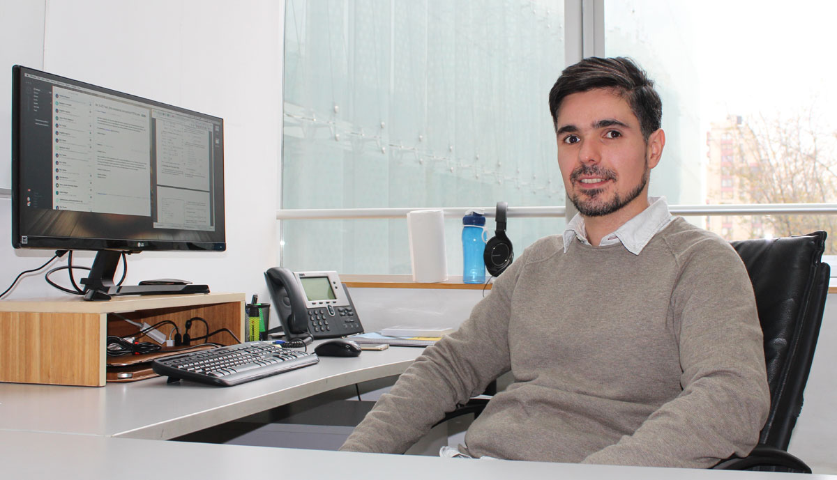 El Profesor Federico Olmedo es Doctor en Ciencias de la Computación de la Universidad Politécnica de Madrid y trabaja en el área de verificación de programas.