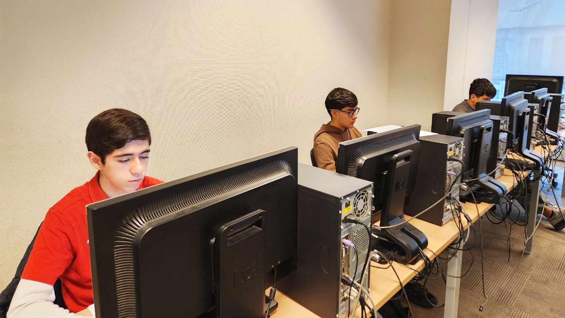 Olimpiada Iberoamericana de Informática reunió a jóvenes programadores en el DCC