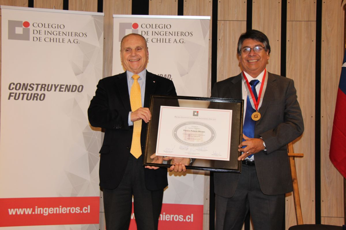 Profesor Patricio Poblete recibió el Premio a la Gestión 2019 del Colegio de Ingenieros de Chile