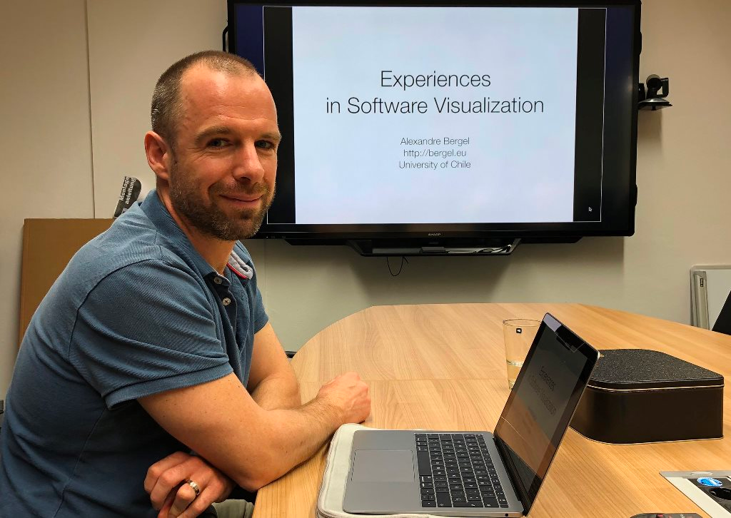 En el DLR, el profesor Alexandre Bergel, expuso sobre técnicas de visualización desarrolladas por el DCC y el grupo SPEL (imagen: DLR).