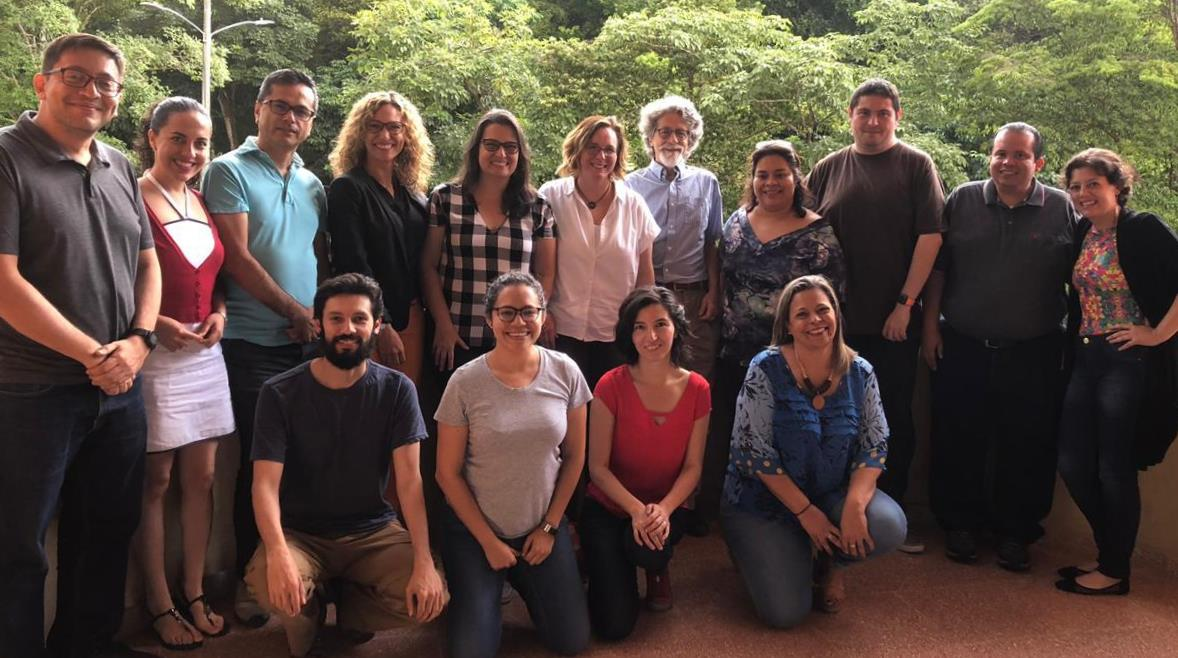 El profesor Gutiérrez junto al equipo de investigadores y coorganizadores de CLIHC 2019.