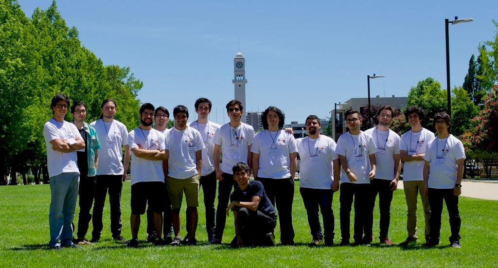 Delegación de competidores y entrenadores de la Universidad de Chile [imagen: Mauricio Quezada (@wakxun)].