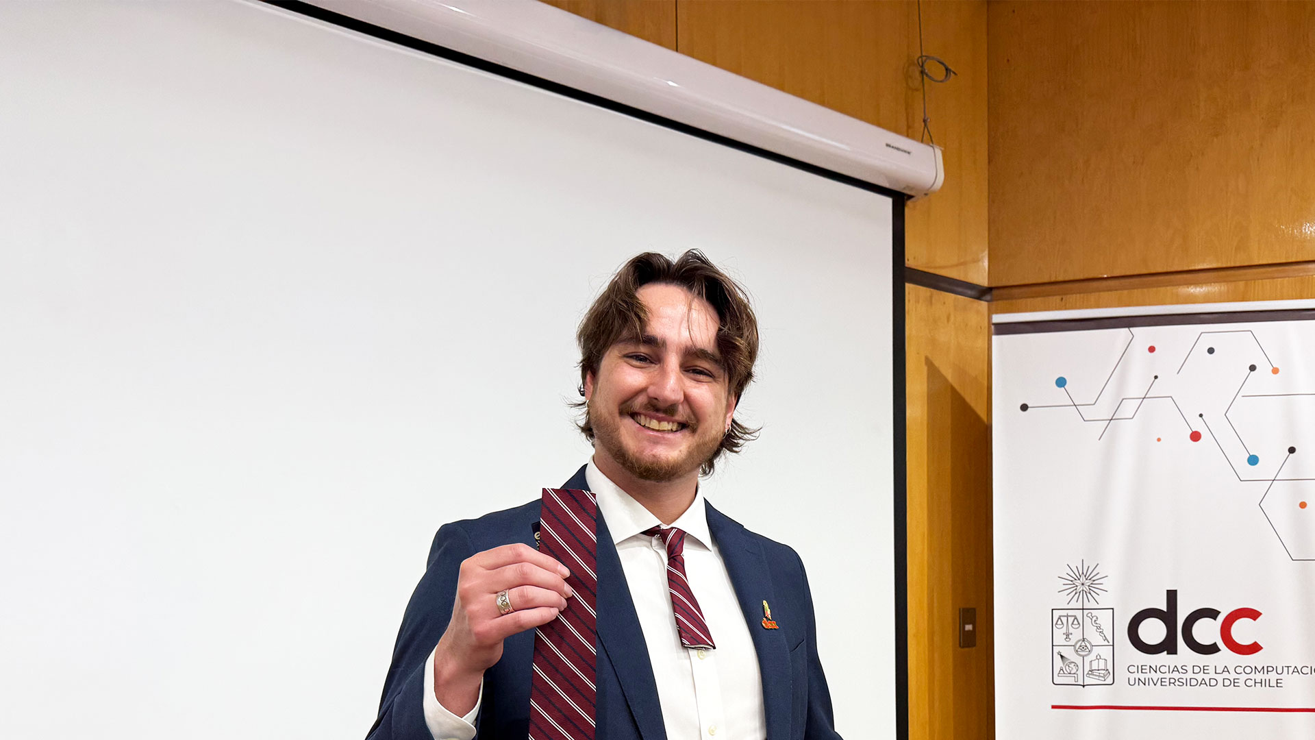 ¡Felicitaciones Alexander Walmsley, nuevo ingeniero civil en computación!