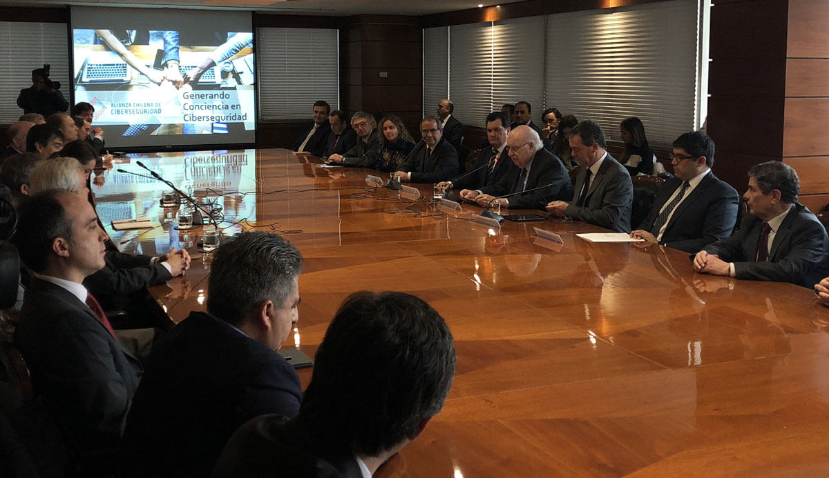 La Alianza Chilena de Ciberseguridad fue presentada oficialmente el pasado 30 de mayo, en un evento que contó con la participación de representates del mundo público y privado.