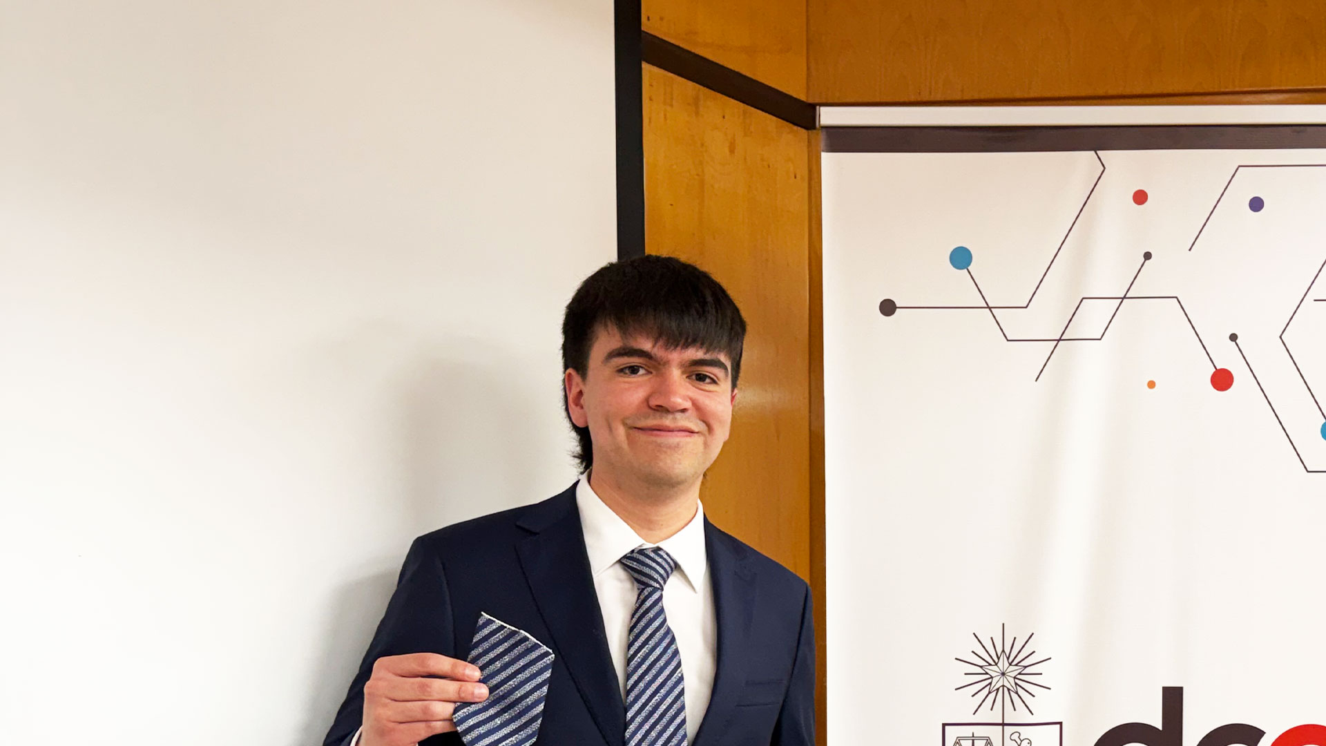¡Felicitaciones Carlos Ibáñez, nuevo ingeniero civil en computación!