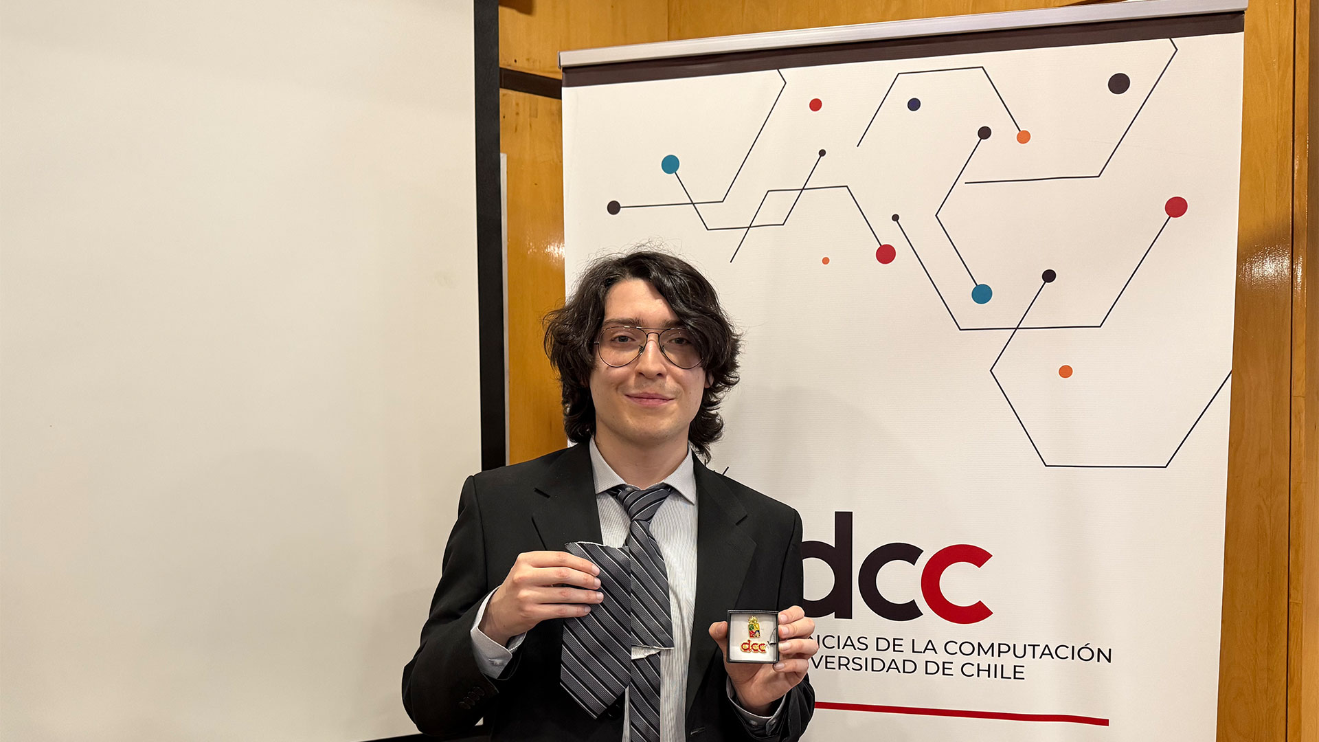 ¡Felicitaciones Cristian Salas, nuevo ingeniero civil en computación!