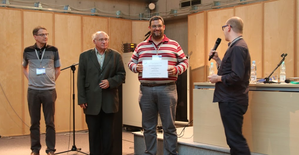 Profesor Gonzalo Navarro recibe Best Paper Award