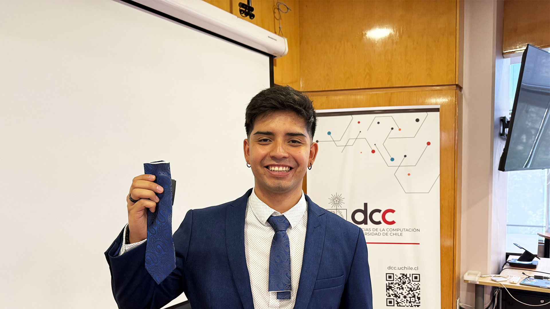 ¡Felicitaciones Jerohem Yáñez, nuevo ingeniero civil en computación!