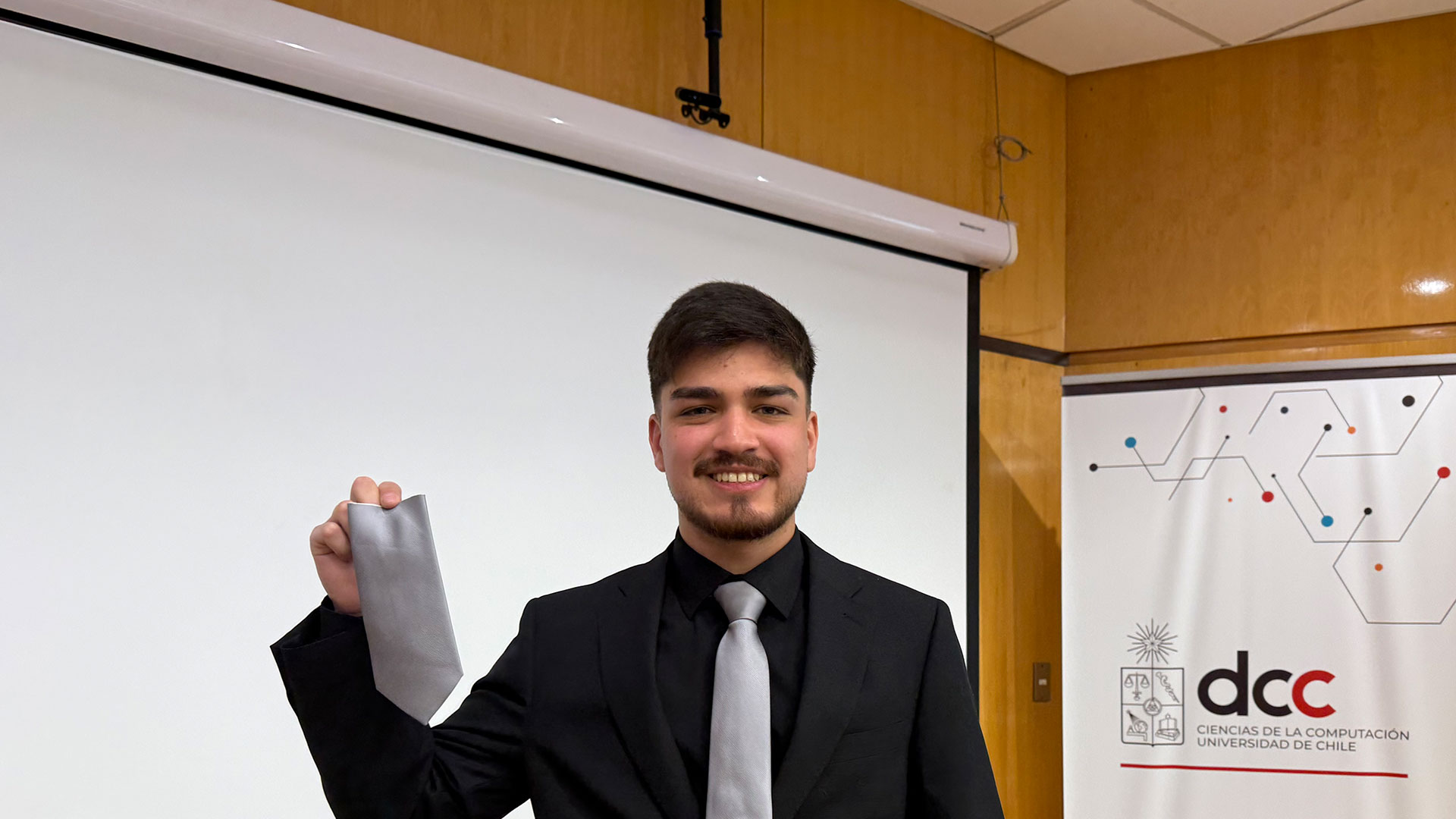 ¡Felicitaciones Marco Martínez, nuevo ingeniero civil en computación!