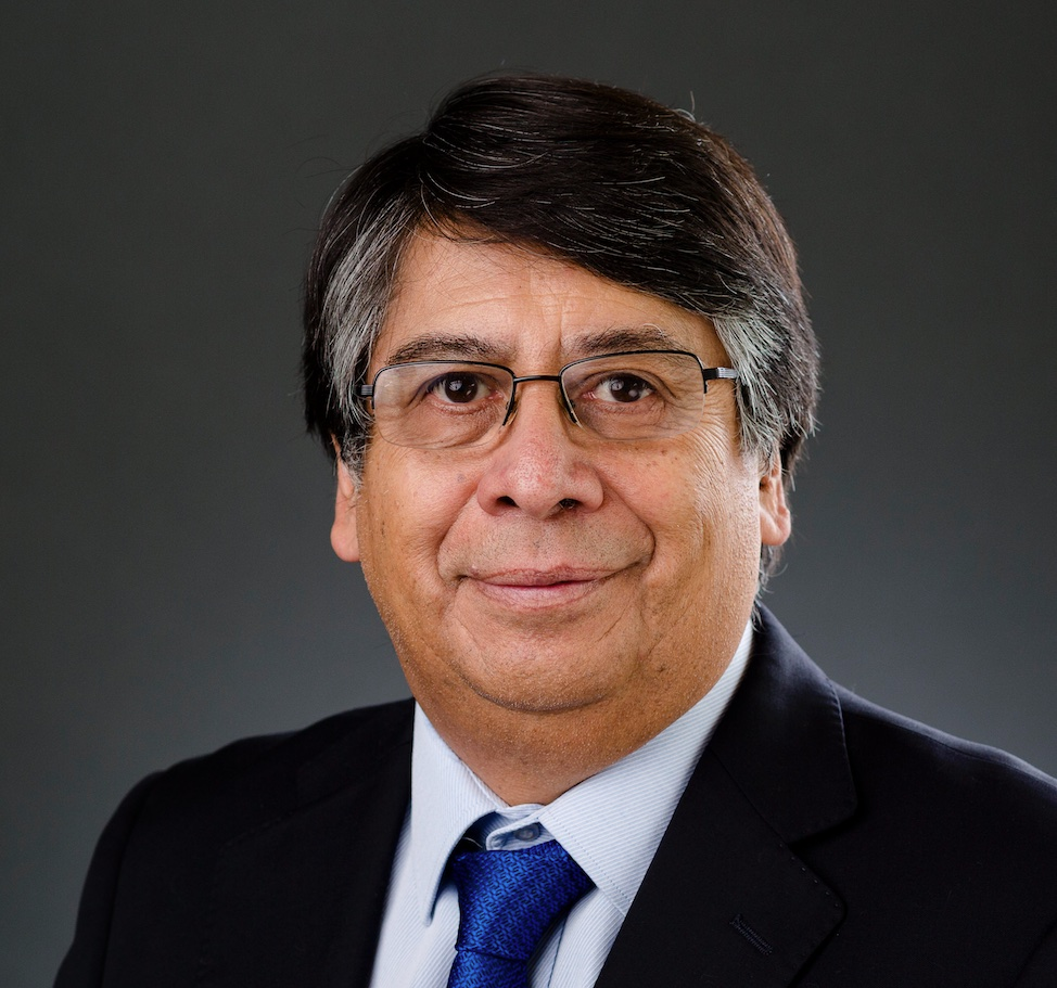 En años recientes, el profesor Patricio Poblete ha recibido otros reconocimientos, entre ellos, el premio “Raúl Devés Jullian” del Instituto de Ingenieros de Chile (2015), el Premio a la Gestión del Colegio de Ingenieros de Chile (2019) y el premio ICANN Ethos Multisectorial (2017).
